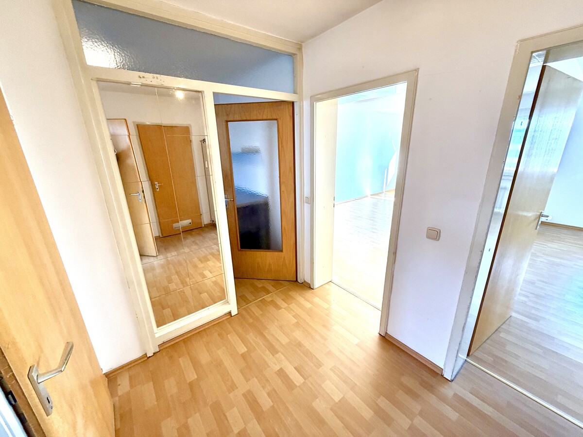 In Ihrer Diele gen Schlafzimmer, Wohnzimmer & Küche