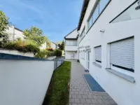 Weg zur Wohnanlage