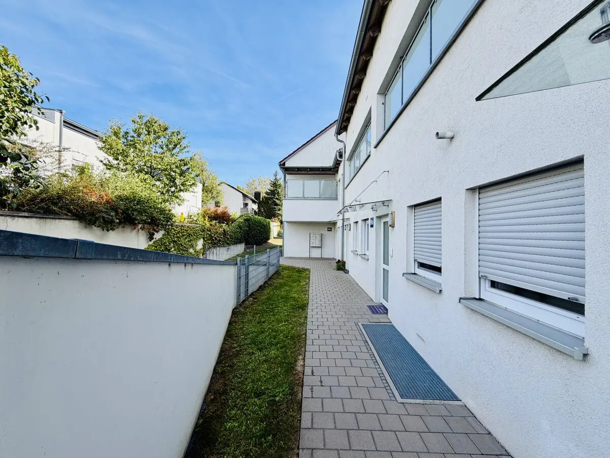 Weg zur Wohnanlage
