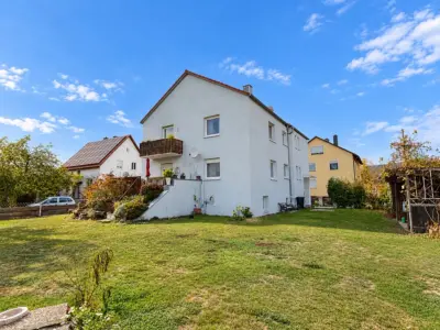 „Heute Rendite, morgen Zuhause – Zweifamilienhaus mit großem Garten in Schwandorf“, 92421 Schwandorf, Zweifamilienhaus