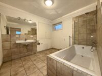 Badezimmer KG