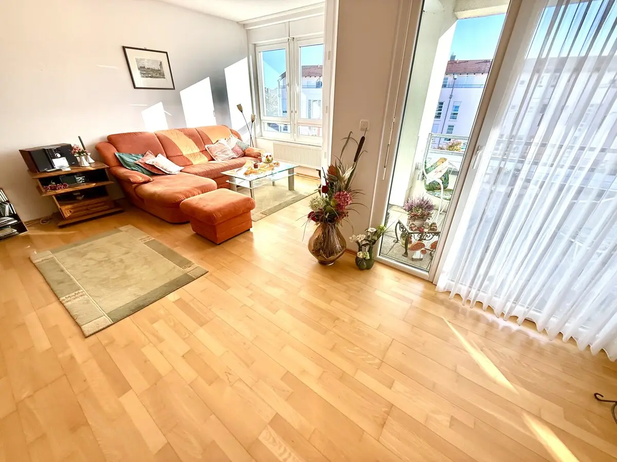 Ihr Wohnzimmer mit Loggia