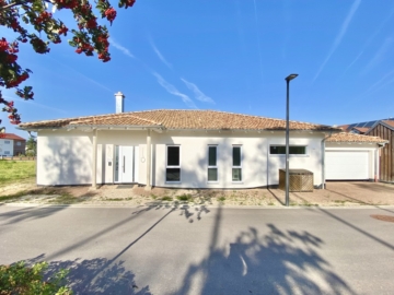 Leben auf einer Ebene Ein Einfamilienhaus für alle Generationen, 92421 Schwandorf, Einfamilienhaus