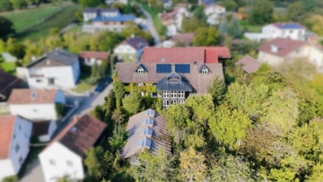 Hofstelle in Wildgarten-Idylle mit Sanierungschancen – eine Bühne für echte Macher, 94377 Steinach, Bauernhaus