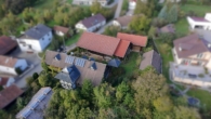 Luftansicht - Hofstelle in Wildgarten-Idylle mit Sanierungschancen – eine Bühne für echte Macher