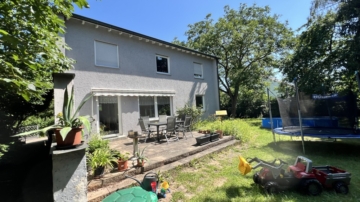 Einfamilienhaus mit großem Garten!**Bezugsfrei**, 93051 Regensburg, Einfamilienhaus