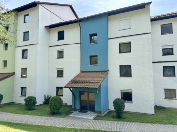 Ferienidylle oder Hauptwohnsitz – 2-Zi.-Wohnung mit Südbalkon und Panoramablick im Bayerischen Wald, 94209 Regen, Etagenwohnung