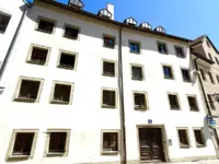 Ihr Mehrfamilienhaus von der Straße von Süd-Westen