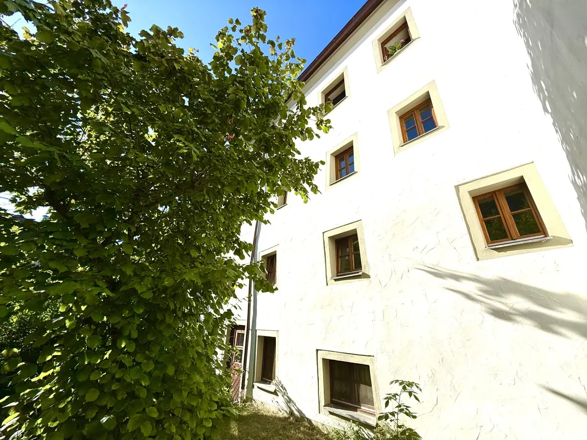 Ihr Mehrfamilienhaus vom Garten von Norden