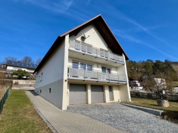 Zweifamilienhaus mit schöner Aussicht, 93180 Deuerling, Zweifamilienhaus