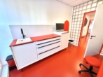 Einer Ihrer Behandlungsräume gen Empfangsbereich