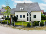 Hochwertiges Wohnen in Schwarzach! Ihr Traumhaus mit schönem Garten, Sauna und PV-Anlage! - Einfamilienhaus