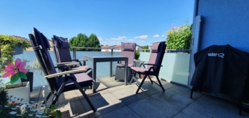 Wer sucht der findet – neuwertige 4 Zi. Whg. mit Balkon, EBK, 2 TG´s, Kfw 70 uvm., 93055 Regensburg, Etagenwohnung