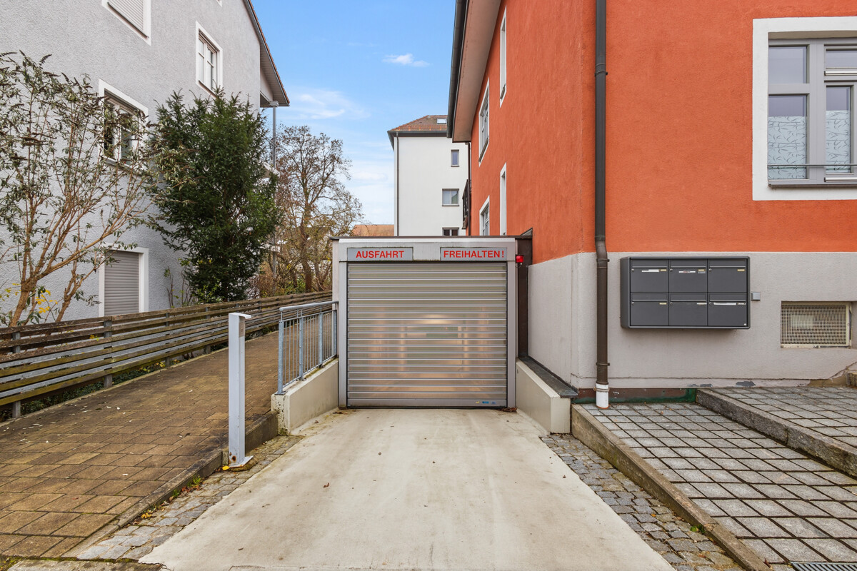 Tiefgarageneinfahrt