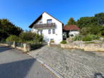 Ihre Stellplätze vor dem Haus - Liebevolles Familienidyll