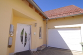 Eingangsbereich - | Ein Zuhause für alle Lebensphasen | Rollstuhlgerecht, familienfreundlich und naturnah