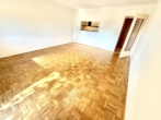 In Ihrem Wohnzimmer gen Diele & Durchreiche zur Küche - Grüner als gedacht!