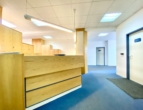 Blick Empfang Richtung Wartezimmer - Praxis- oder Büroräume in Innenstadtlage