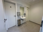 Toiletten - Moderne Gewerbefläche in Landshut – ideal für Büro oder Praxis- empfangen, beraten, durchstarten!