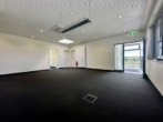 Eingnag und Empfangsraum - Moderne Gewerbefläche in Landshut – ideal für Büro oder Praxis- empfangen, beraten, durchstarten!