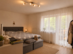 Haus Nr.1 OG (KI-generierte Visualisierung – kein Originalfoto)