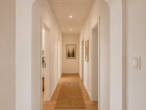 Haus Nr.2 EG (KI-generierte Visualisierung – kein Originalfoto)