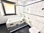 Ihr Badezimmer mit Fenster - Am Herzen der Stadt!