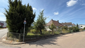 Schönes Grundstück mit Altbestand im Zentrum von Obertraubling, 93083 Obertraubling, Wohngrundstück