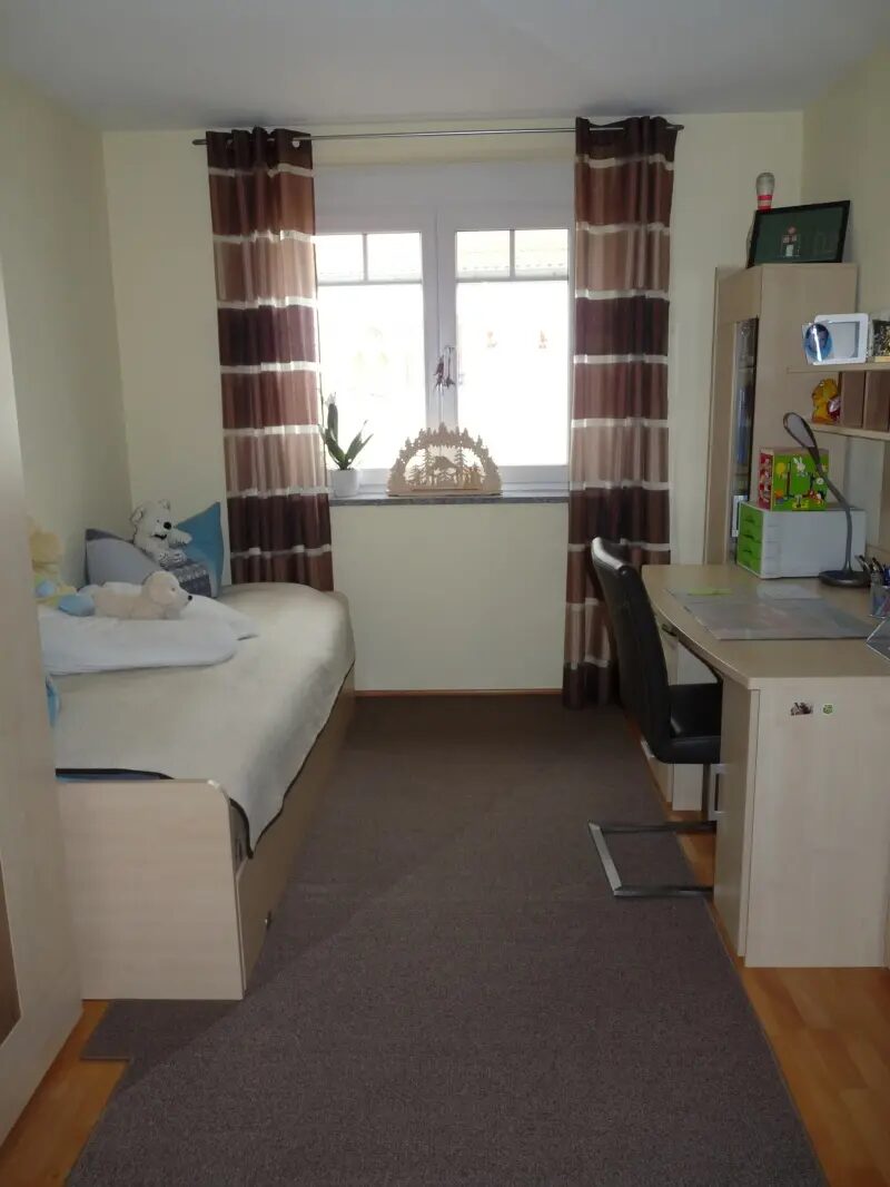 neuwertige 4 Zi. ETW mit Balkon u. EBK in Tegernheim - Photo 3
