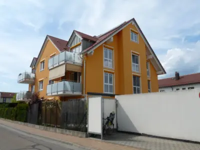 neuwertige 4 Zi. ETW mit Balkon u. EBK in Tegernheim, 93105 Tegernheim, Etagenwohnung