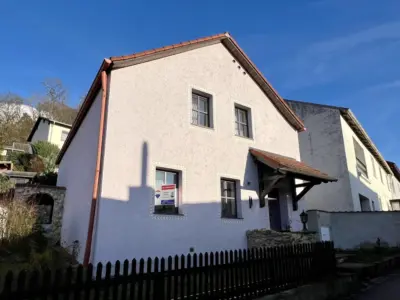 Einfamilienhaus in 93128 Regenstauf mit terrassenförmigen Garten, 93128 Regenstauf, Einfamilienhaus