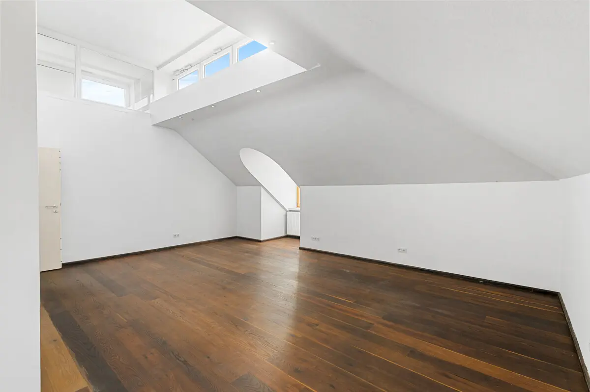 24 Wohnzimmer