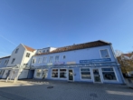 Titelbild - Wohnen und Arbeiten – Große Wohnung mit separatem Büro oder Gästeapartment in Nittendorf!