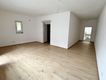 Moderne Erdgeschosswohnung in zentraler Lage – fußläufig in die Innenstadt, 93059 Regensburg, Erdgeschosswohnung