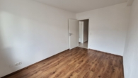 Zimmer - neuwertige 3 Zi. Wohnung mit Balkon und Einbauküche, Wallbox in Bad Abbach