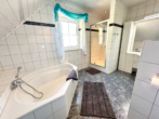 und Dusche - Schön(berger) Blick! Einfamilienhaus in Wenzenbach!