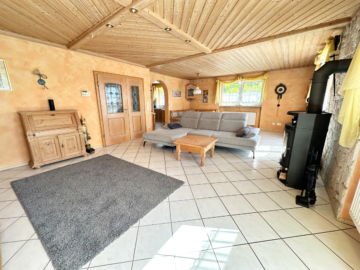 Schön(berger) Blick! Einfamilienhaus in Wenzenbach – Freiwerdend!, 93173 Wenzenbach, Einfamilienhaus