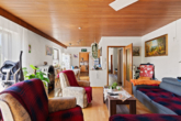 Wohnzimmer - Familienfreundliches EFH mit großem Garten, Einliegerwohnung & Ausbaupotenzial – auf Erbpacht!
