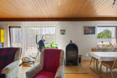 Wohnzimmer - Familienfreundliches EFH mit großem Garten, Einliegerwohnung & Ausbaupotenzial – auf Erbpacht!