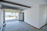 Garage gen Grundstück - Charmantes Familienrefugium! Renovierungsbedürftiges Zweifamilienhaus für Groß und Klein!