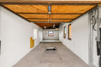 6 Garage innen