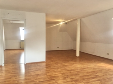 2-Zimmer Dachgeschoss Wohnung im Herzen von Schwandorf, 92421 Schwandorf, Dachgeschosswohnung
