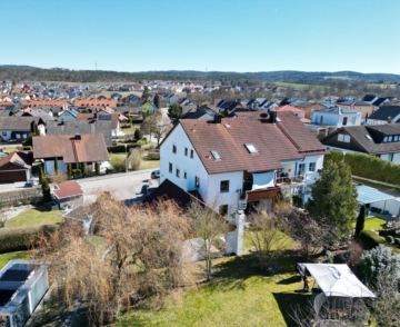 Zwei Wohnungen unter einem Dach, 93142 Maxhütte-Haidhof, Zweifamilienhaus