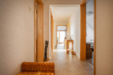 Flur - Großzügige 4 Zi.-DG-Wohnung in ruhiger Lage