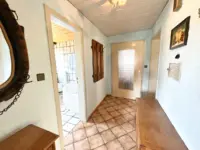 Küche gen Badezimmer