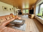 EG - Großzügiges Einfamilienhaus mit Einliegerwohnung, Sauna & Gartenidylle in Zeitlarn-Laub