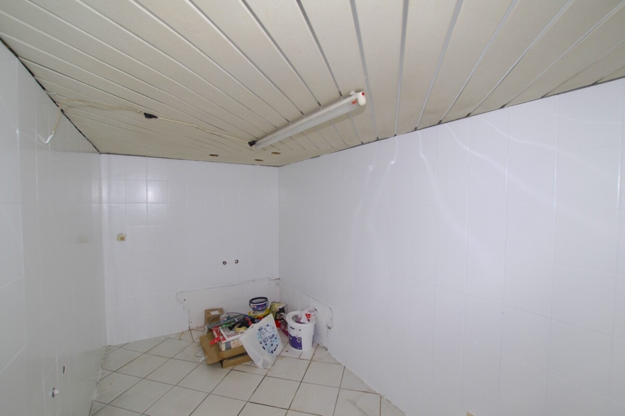 Abstellraum mit Option zum Badezimmer