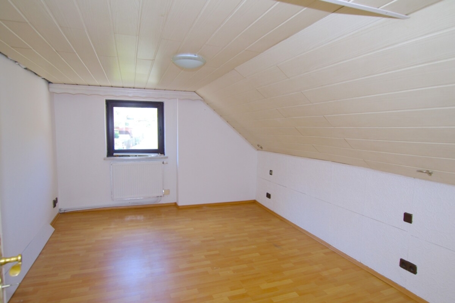 großes Zimmer DG