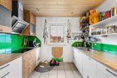 Küche - 5-Zimmer-Wohnung mit Garten, Carport und separatem Büro