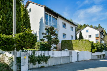 Zweifamilienhaus in Traumlage mit Blick über Schwandorf! Großzügig, idyllisch und ruhig gelegen!, 92421 Schwandorf, Zweifamilienhaus